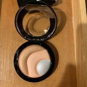Brand new MAC Mineralize Skinfinish